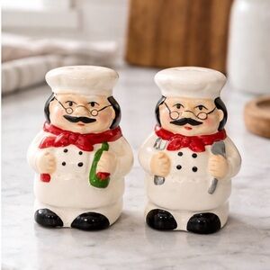 “Vintage mini Chef Salt & Pepper Shakers – Classic Kitchen Decor Set”